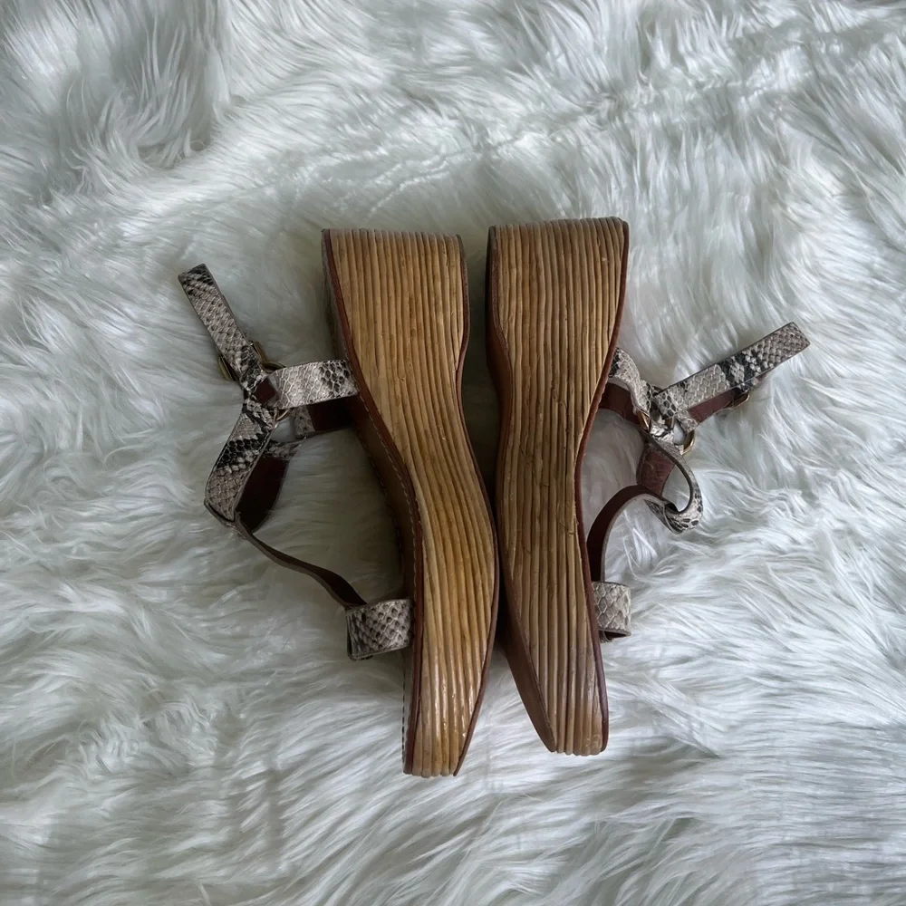 Tory Burch size 11 crocodile snakeprint leather summer vacation wedges